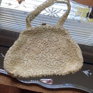 WALBORG vintage  small beaded bow vintage clutch